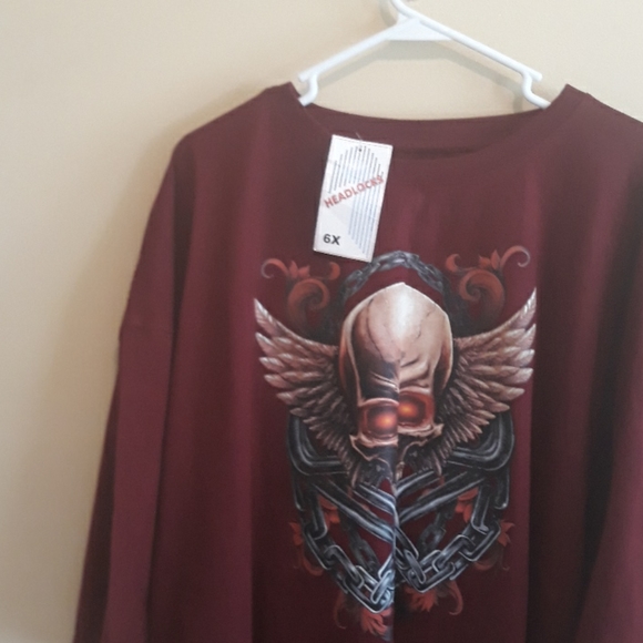 Men's HeadLock Tee Shirt. - Picture 3 of 3